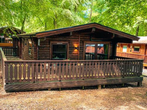 Kenwick House | Leafy Hollow Lodge