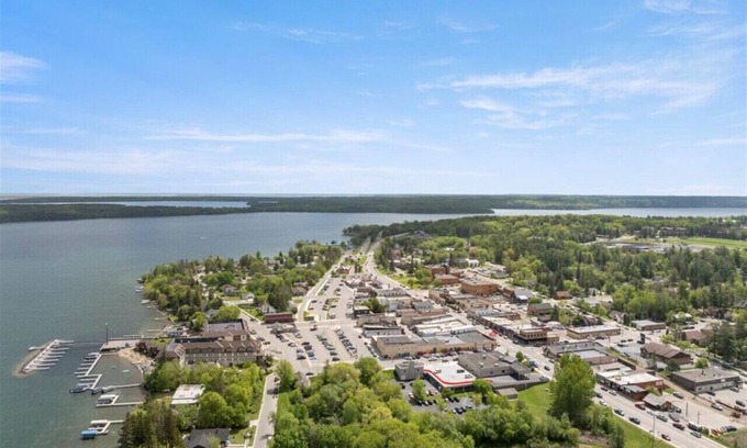 Walker Apartment | Leech Lake Views | Quaint Stay Near Town & Hiking