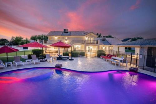 Gilbert House | LeFairview Chateau- Pickleball Heated Pool Jacuzzi