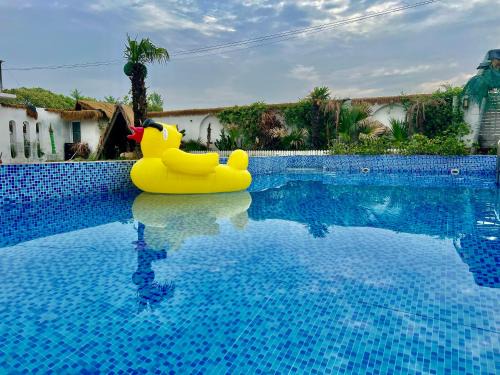 Pudong House | Left Bank La Vie Pool Resort