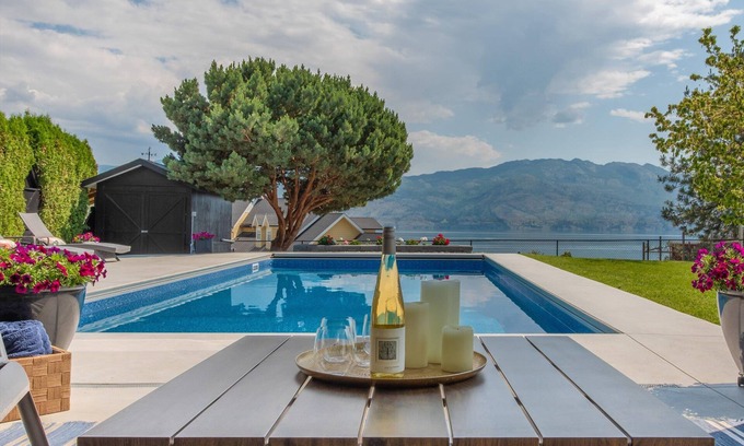 Westbank House | LEGAL Bright, Spacious w/POOL, Lake & Vineyard Views, WEEKLY/MONTHLY discounts