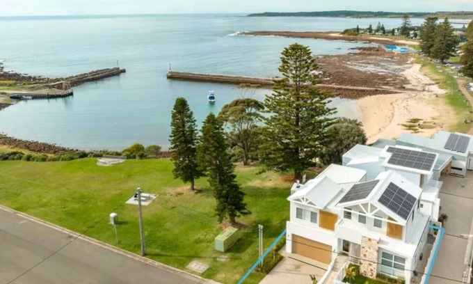 Shellharbour House | LegaSea Lodge - Beachfront