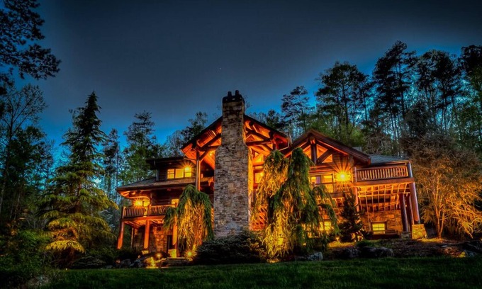 Ellijay Cabin | Legend- with a creek and 100 acres to enjoy in North Georgia