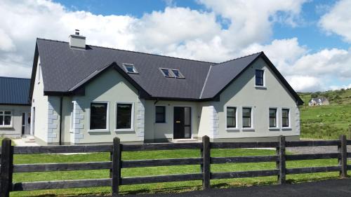 Lecemy House | Leghowney House