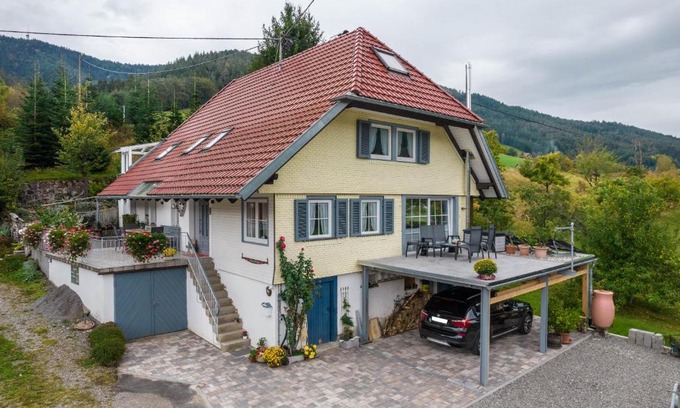 Gutach Apartment | Lehmann mit Blick aufs Schloss