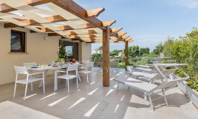 Massa Lubrense Apartment | LeMoon Holiday Home x7 con Terrazzo e Parcheggio - Sorrento Coast