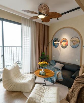 Van Giang Apartment | Leng Ecopark Vangogh Hideaway