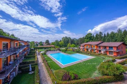 Sasso Moro Apartment | Lenni Apart Swimming Pool and lake - Happy Rentals