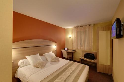 Savigneux Hotel | Les Étoiles Du Forez