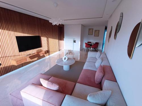 Camp El Ghoul Apartment | Les 3 Collines - Grand appart moderne à Guéliz avec vue et confort premium