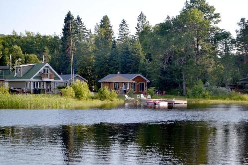 Chute-Saint-Philippe Ski Chalet | Les 4 chalets - Le 605