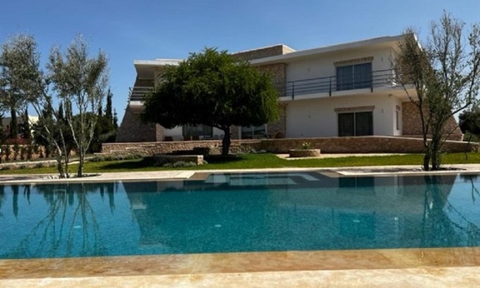 Aguerd House | Les Ailes du sourire