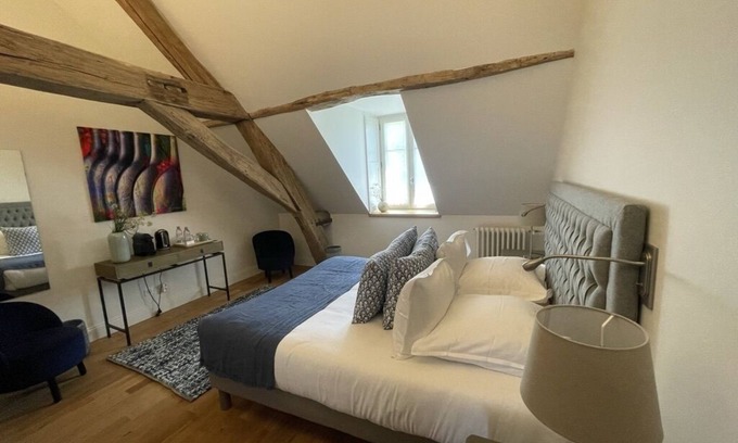 Savigny-les-Beaune Bed & Breakfast | Les Baudes-Double room-Deluxe-Ensuite with Shower-Garden view