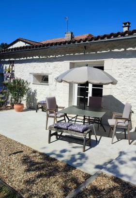 Saint-Philippe-du-Seignal House | Les Cabrolles