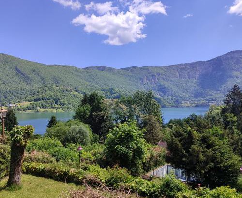Saint-Alban-de-Montbel House | Les catalpas