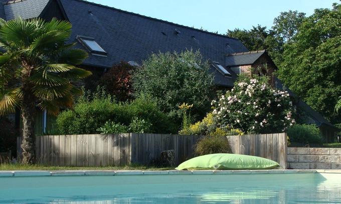 Lamballe House | Les Cavaliers, character gîte with swimming pool, 20 minutes from the seaside