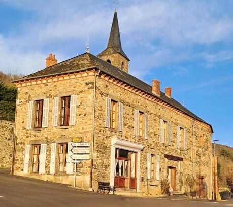 Grenier-Montgon Bed & Breakfast | Les Chambres de la Violette