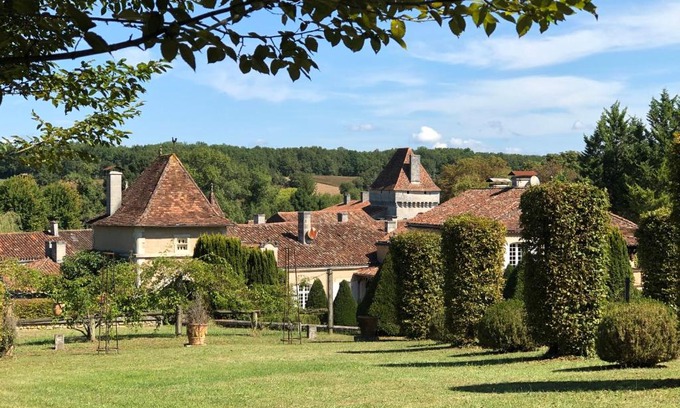 Chapdeuil Bed & Breakfast | Les Deux Colombiers