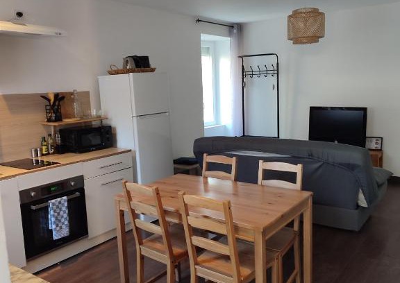 La Voulte-sur-Rhone Apartment | Les deux via