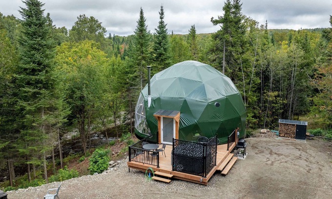 Montmagny Regional County Municipality Ski Chalet | Les Domes de la Riviere Alick SPA et Riviere