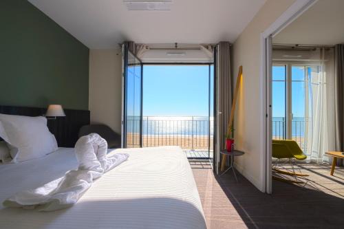 Quartier du Casino Hotel | Les Flots - Hôtel et Restaurant face à l'océan - Châtelaillon-Plage