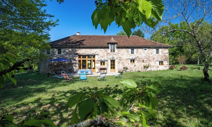 Sainte-Trie House | Les Granges de la Machardie – Cottage in Dordogne with Pool and Tennis Court