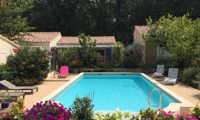 Eyragues House | Les Hauts d'Eyragues gite Rêverie Meublé classé 4 étoiles