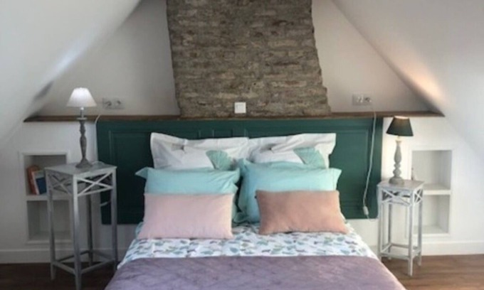 Amiens Apartment | Les Hortensias, a duplex steeped in authenticity, a 20-minute walk from Amiens train station.