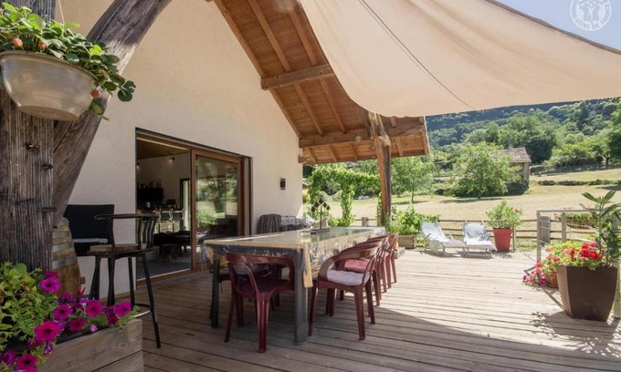 Saint-Pierre-de-Curtille Bed & Breakfast | Les inseparables