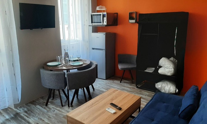 Bourg-Saint-Andeol Apartment | "Les IRIS" APT 106, T2 COSY, 30 m2, 1 bedroom with TV