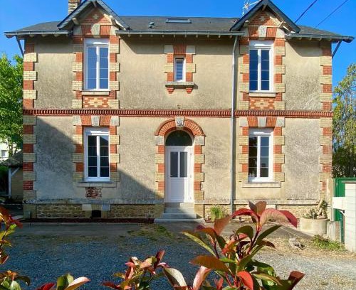 Yvre-l'Eveque Bed & Breakfast | Les Lotus de BELLE-YLE