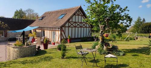 Pertheville-Ners House | les Lys Jolie suite parentale privative deux adultes avec sdd