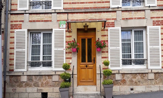 La Neuville-au-Pont House | Les Macas - La Neuville-au-pont
