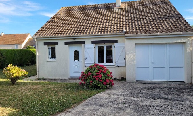 Ouistreham House | Les Marmots, Maison Individuelle Proche Plage et Commerce Avec Terrain au Calme
