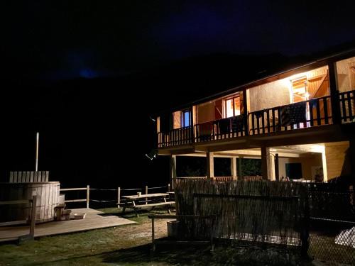 Camous House | Les MARMOTTES pour 12 avec bain nordique privatif