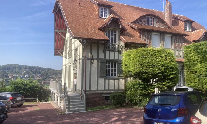 Pourville-sur-Mer Apartment | Les Mouettes, sea view, 100 metres from the beach