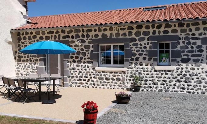 Arlempdes House | Les perles vertes