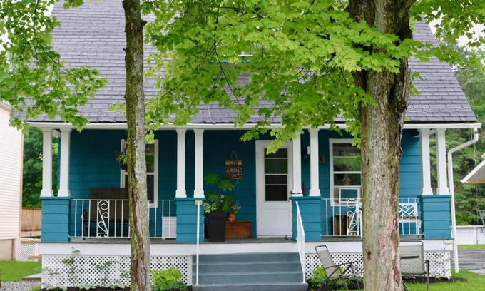 Coaticook Bed & Breakfast | Les Petits Trésors
