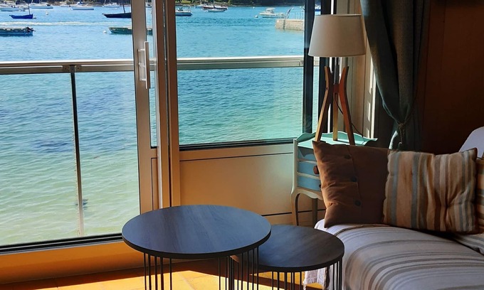 Ile-Tudy Apartment | Les Pieds dans l'Eau : Beautiful, bright rental (sea access)