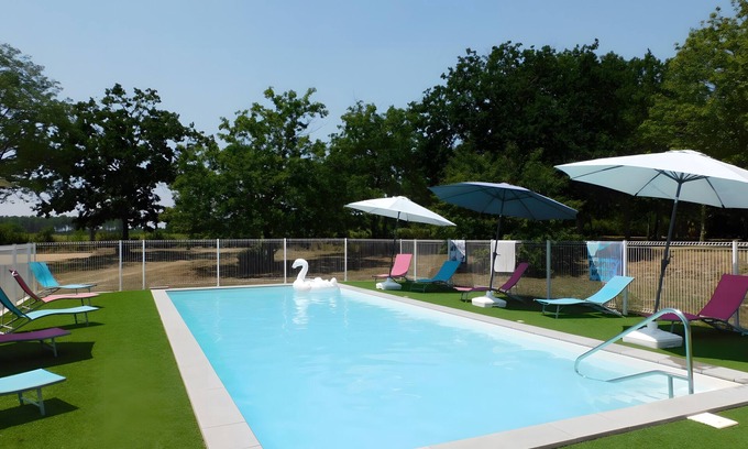 Lesperon Apartment | "Les Pins - Domaine Des Landes" with shared pool, covered private terrace, and shared garden