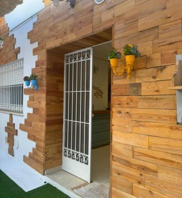Sfax Apartment | Les portes délavées