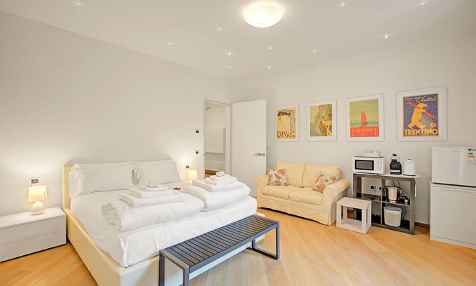 Riva del Garda Hotel | Les Suites Di Sara 3, Riva del Garda, Italy