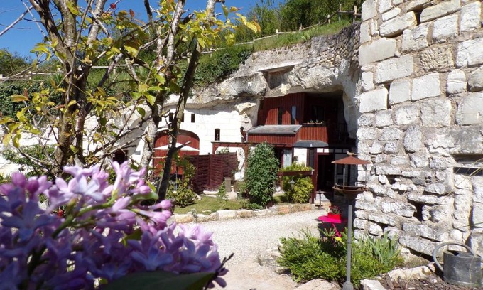 Beaulieu-les-Loches Bed & Breakfast | Les Troglos de Beaulieu