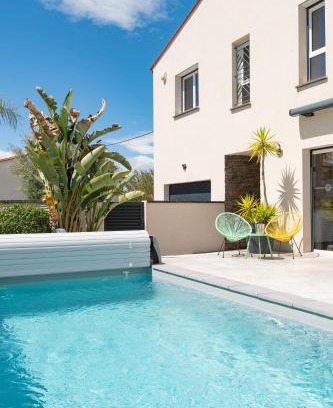 Palau-del-Vidre Villa | Les Villas Black&White