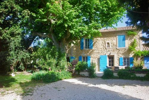 Salon-de-Provence House | Les Volets Bleus Provence