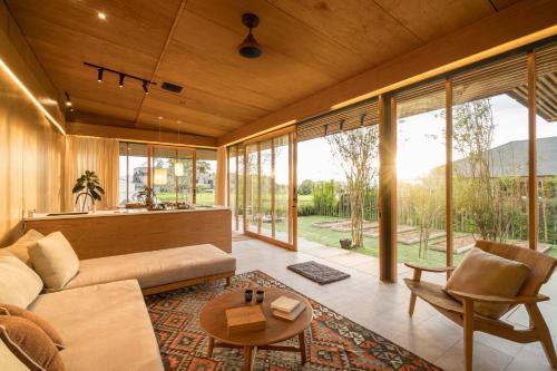 Lodtunduh Villa | Less House Villa Ubud
