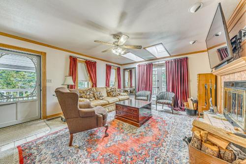 Cloudcroft House | Less Than 1 Mi to The Lodge Cloudcroft Home with Fireplace