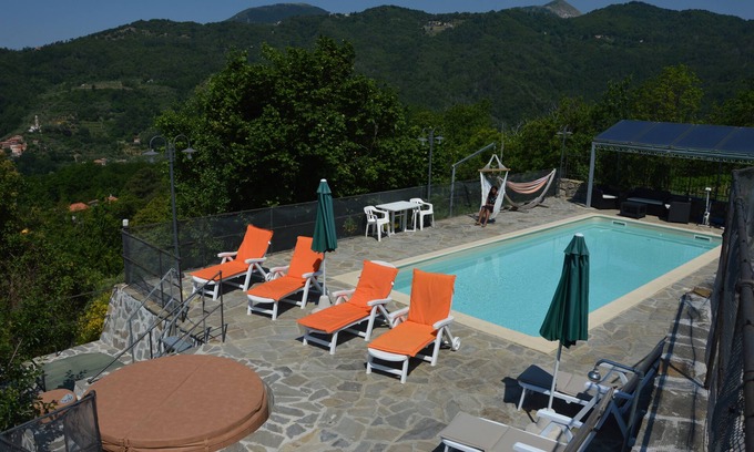 Velva Apartment | LEVANTE PANORAMIC VIEW AMONG THE HILLS ABOVE SESTRI