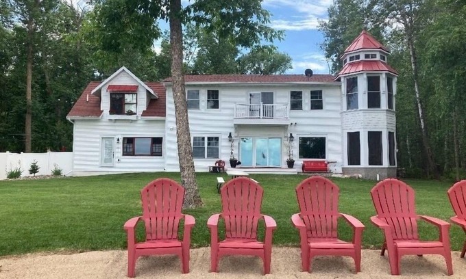 Ossipee Cabin | Level Elevation-TWO weeks left for the Summer of 2025 July 11-18 and Aug. 22-29