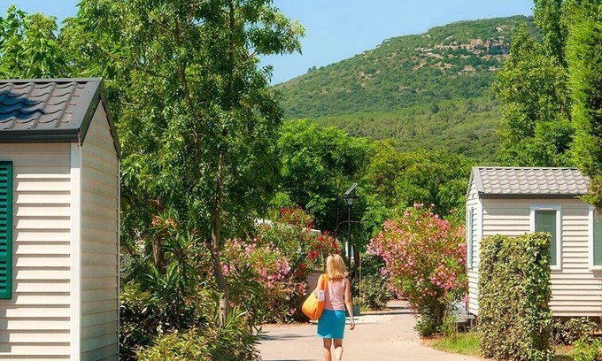 Vic-la-Gardiole House | Lgmt 4 pers. tt confort, Camping familial 4* Piscine&Jeux, entre Mer & Campagne